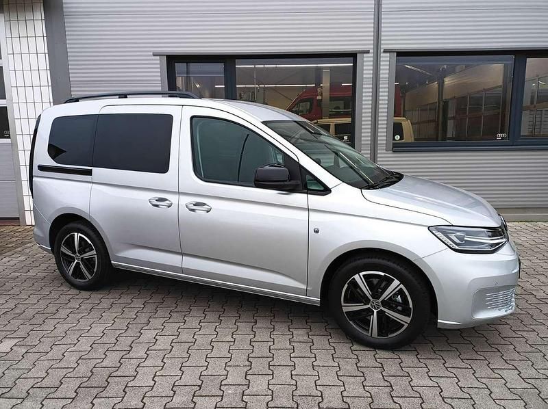 Gebraucht VW Caddy Life 116 PS (85 kW) 2024 Reflexsilber metallic Van / Kleinbus