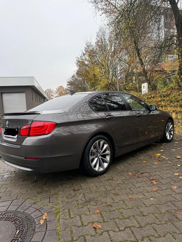 Grau Gebraucht 2011 BMW 530 Limousine | 8.999 € (Superpreis) - Bild 1/4