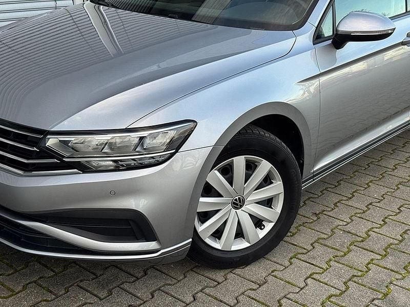 Gebraucht VW Passat Conceptline 150 PS (110 kW) 2023 Pyritsilber metallic Kombi