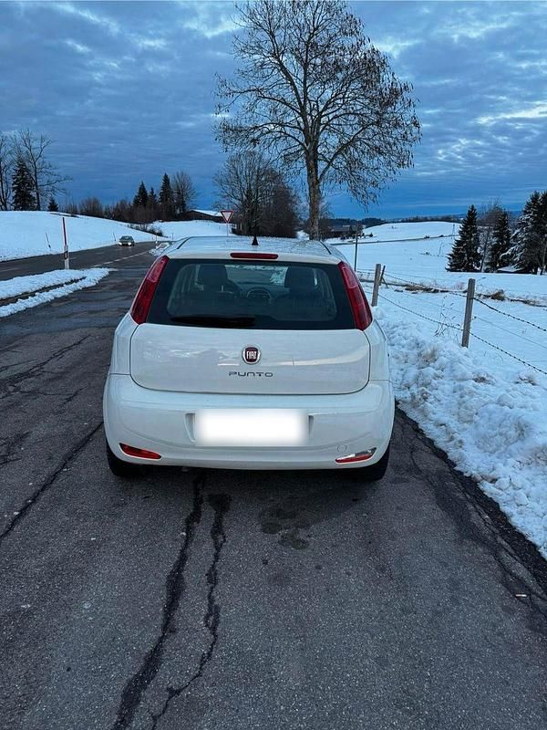 Gebraucht Fiat Punto 69 PS (50 kW) 2016 Weiß Kleinwagen