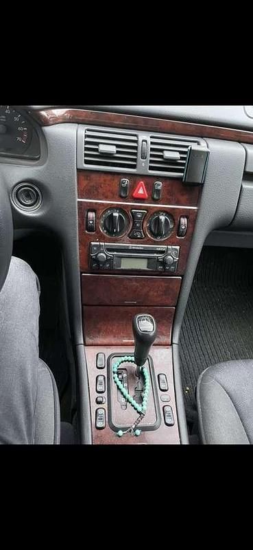 Gebraucht Mercedes E200 Elegance 136 PS (100 kW) 2000 Limousine