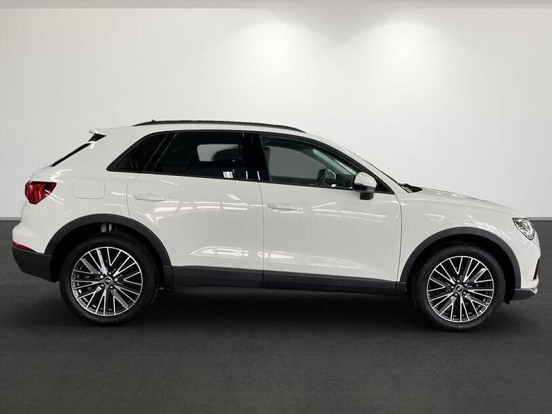 Gebraucht Audi Q3 Exclusive 150 PS (110 kW) 2022 Ibisweiß SUV