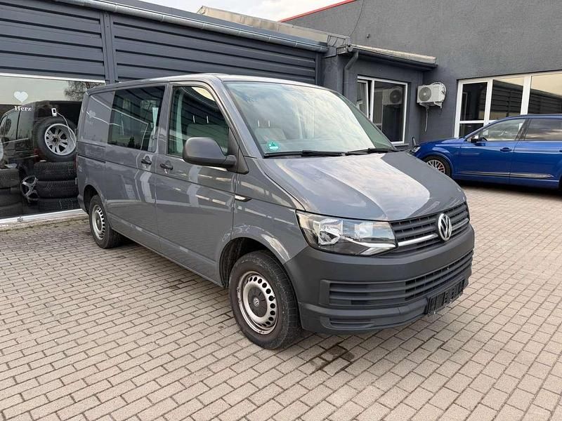 Gebraucht VW Transporter 140 PS (102 kW) 2015 Pure grey Van