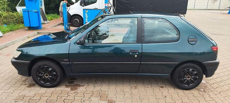 Gebraucht Peugeot 306 75 PS (55 kW) 1996 Grün Limousine