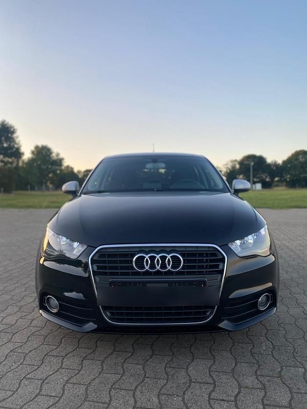 Schwarz Gebraucht 2012 Audi A1 Sportback Ambition Kleinwagen | 7.200 € (Guter Preis) - Bild 1/4