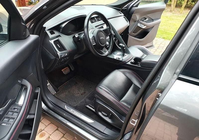 Second-hand Jaguar E-Pace R-Dynamic 300 CP (220 kW) 2020 Gri SUV