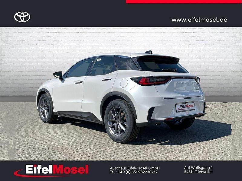 Neu Lexus LBX 136 PS (100 kW) 2025 Weiß SUV