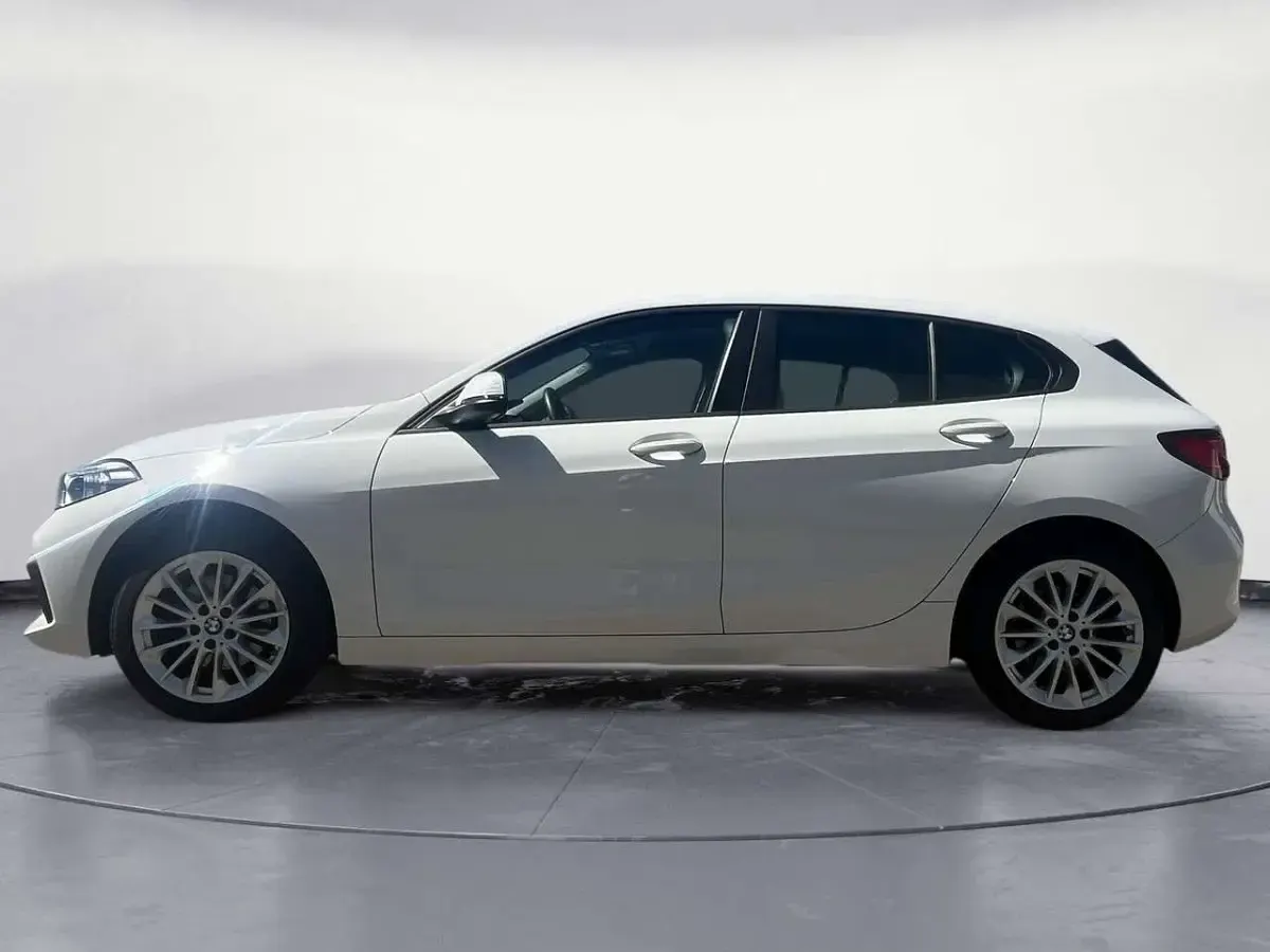 Gebraucht BMW 118 Advantage 136 PS (100 kW) 2023 Weiß Limousine