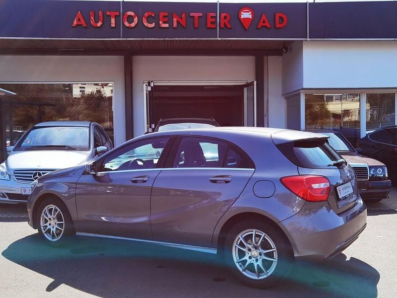 Gebraucht Mercedes A180 122 PS (89 kW) 2013 Grau Limousine
