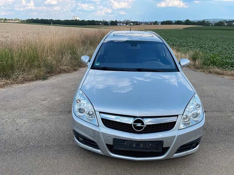 Grau Gebraucht 2008 Opel Vectra Edition Kombi | 1.999 € (Guter Preis) - Bild 1/4