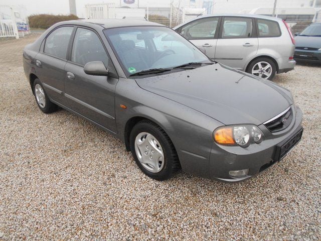 Gebraucht Kia Shuma 114 PS (83 kW) 2004 Grau metallic Kleinwagen