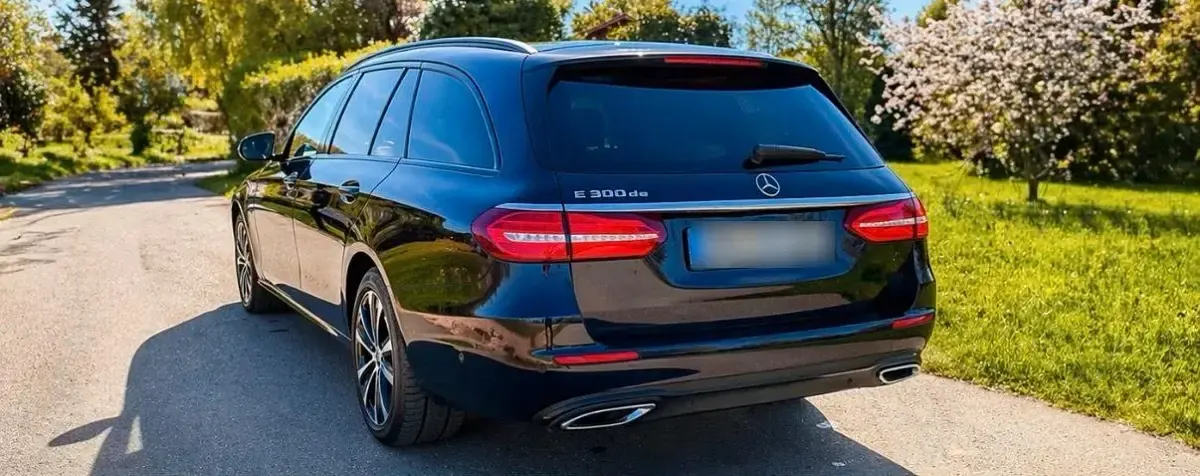 Gebraucht Mercedes E300 306 PS (225 kW) 2019 Blau Kombi
