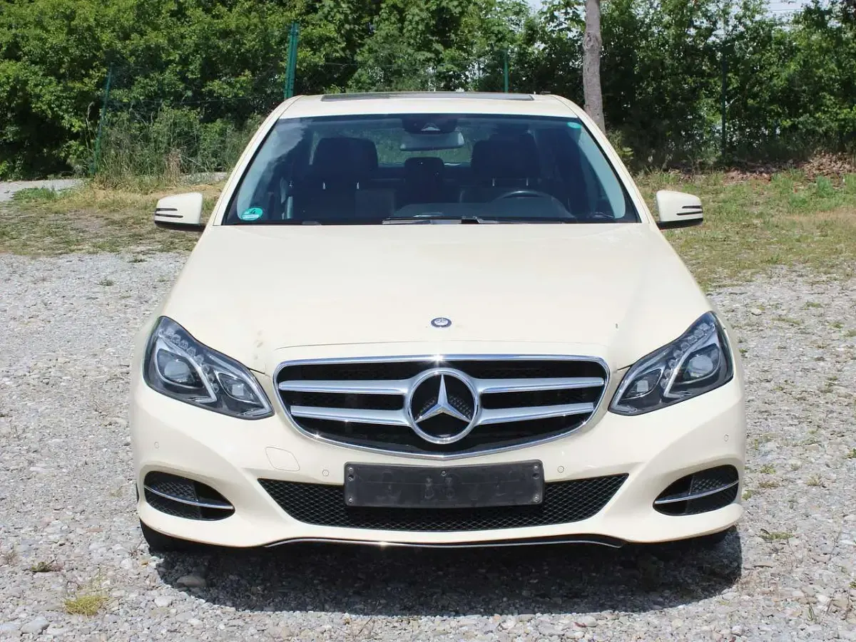 Second-hand Mercedes E200 136 CP (100 kW) 2014 Alb Berlinǎ