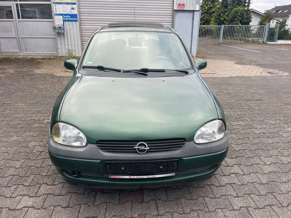 Gebraucht Opel Corsa 65 PS (47 kW) 1998 Grün Kleinwagen