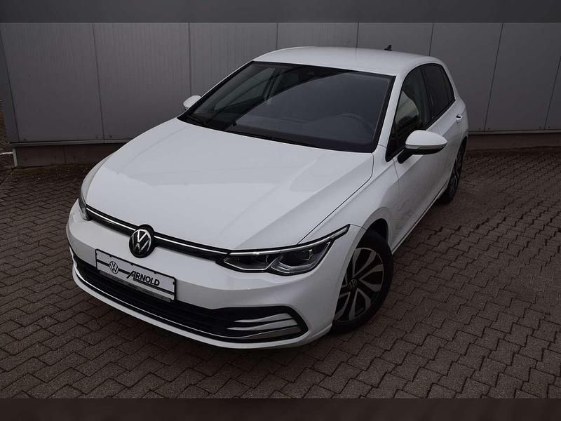 Gebraucht VW Golf VIII Active 150 PS (110 kW) 2022 Pure white Limousine