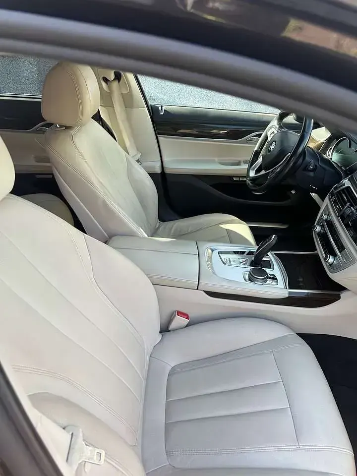 Gebraucht BMW 730 265 PS (194 kW) 2016 Grau Limousine