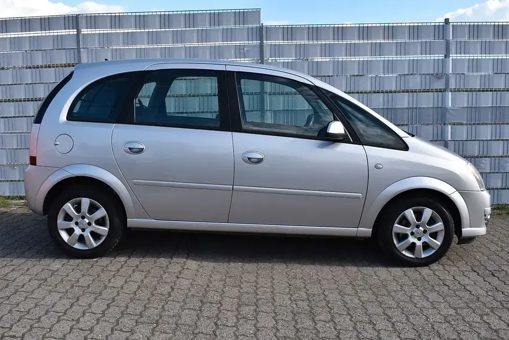 Gebraucht Opel Meriva Cosmo 105 PS (77 kW) 2006 Silber Van / Kleinbus