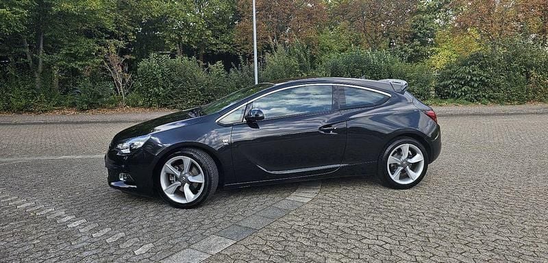 Schwarz Gebraucht 2015 Opel Astra GTC OPC Coupé | 7.800 € (Superpreis) - Bild 1/4