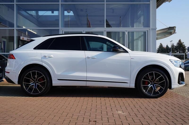 Gebraucht Audi Q8 S-Line 286 PS (210 kW) 2024 Gletscherweiss metallic SUV