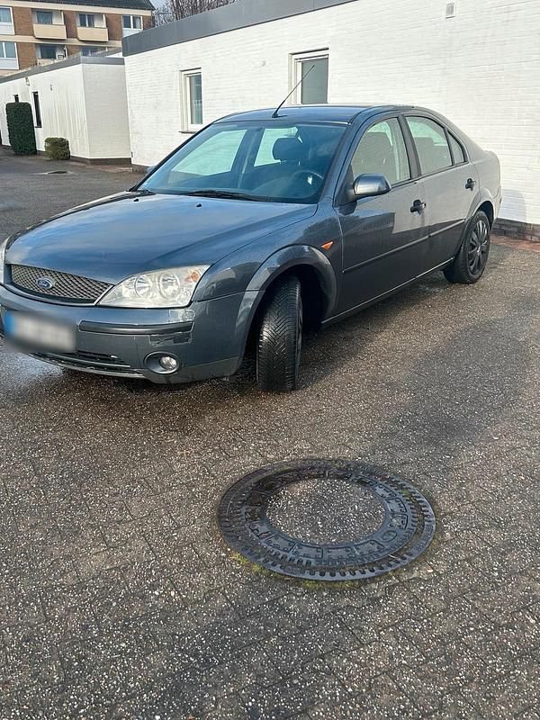 Gebraucht Ford Mondeo 110 PS (80 kW) 2002 Grau Limousine