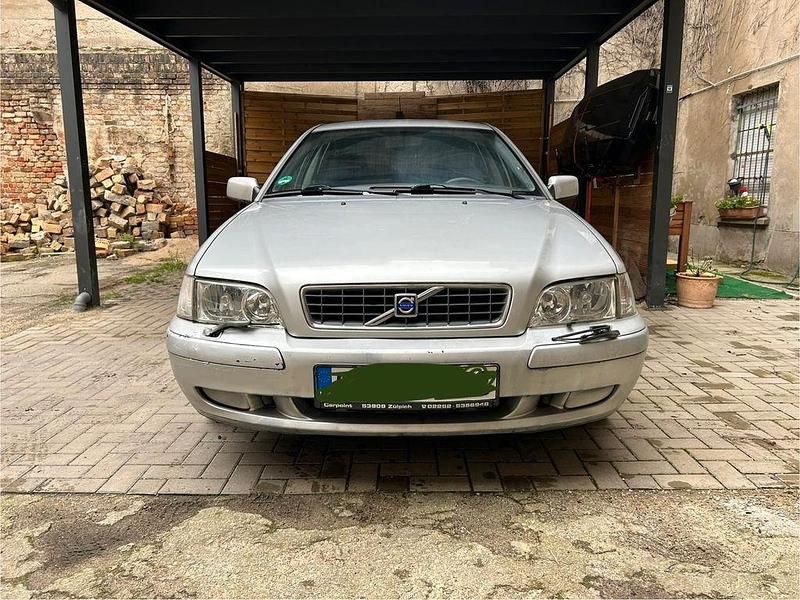 Gebraucht Volvo V40 109 PS (80 kW) 2001 Silber Kombi