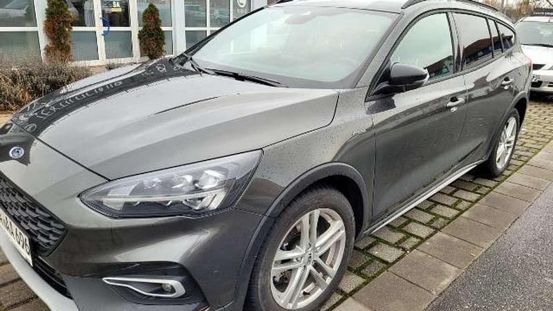 Gebraucht Ford Focus Active X 125 PS (91 kW) 2021 Magneticgrau Kombi
