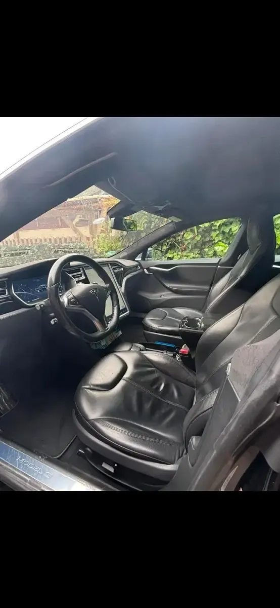 Occasion Tesla Model S 245 kW (334 ch) 2015 Noir Citadine