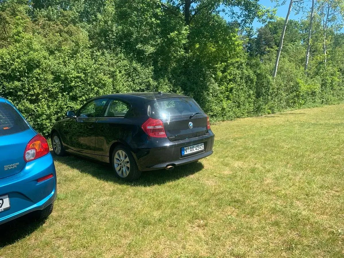 Gebraucht BMW 118 143 PS (105 kW) 2011 Schwarz Kleinwagen