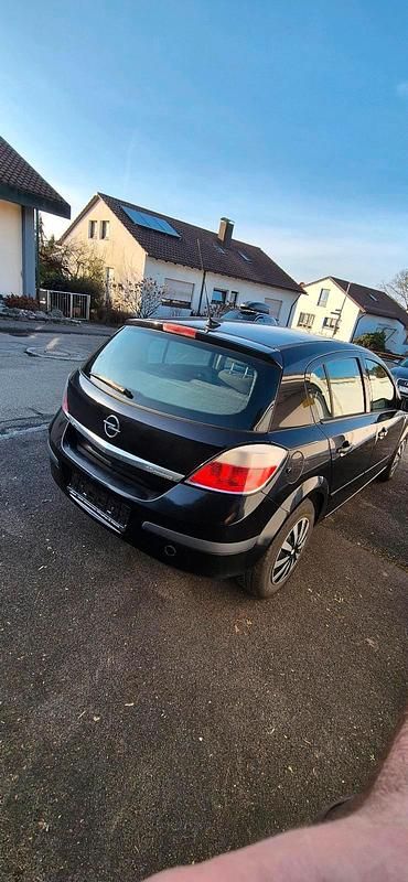 Gebraucht Opel Astra 105 PS (77 kW) 2004 Schwarz Kleinwagen