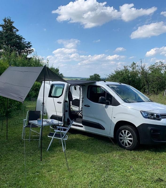 Weiß Gebraucht 2019 Citroën Berlingo Van / Kleinbus | 12.600 € - Bild 1/4