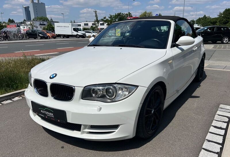 Weiß Gebraucht 2008 BMW 120 Cabriolet Advantage Cabrio | 7.490 € (Fairer Preis) - Bild 1/4