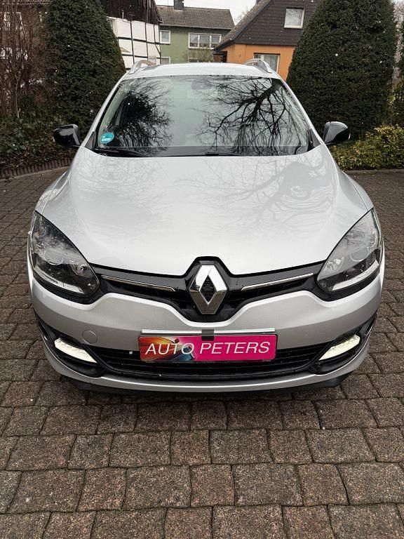 Gebraucht Renault Mégane III LIMITED 110 PS (80 kW) 2016 Silber Limousine