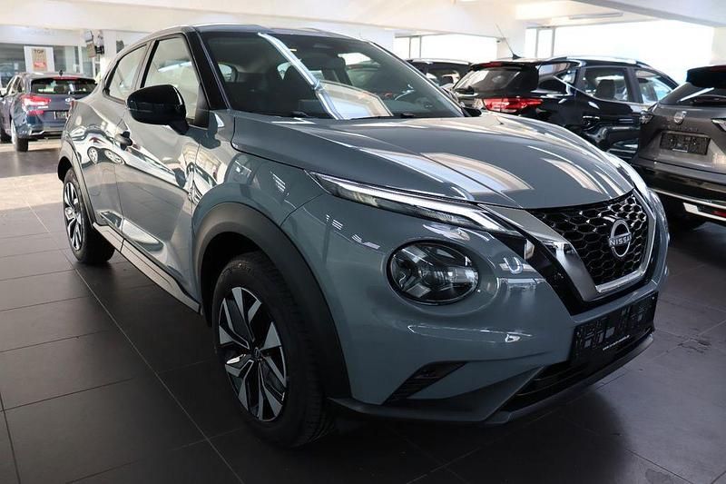 Gebraucht Nissan Juke Acenta 114 PS (83 kW) 2024 Ceramic grau kby SUV