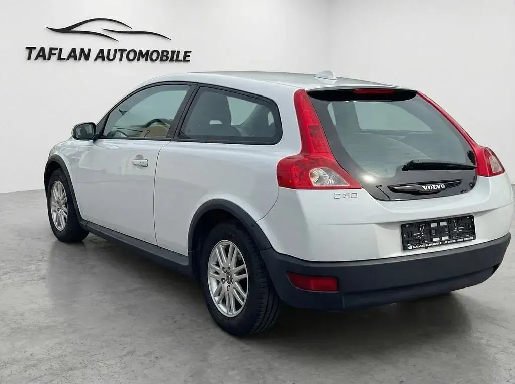 Gebraucht Volvo C30 Momentum 145 PS (106 kW) 2007 Weiß Kleinwagen