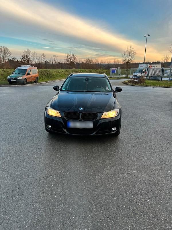 Second-hand BMW 320 170 CP (125 kW) 2010 Negru Break