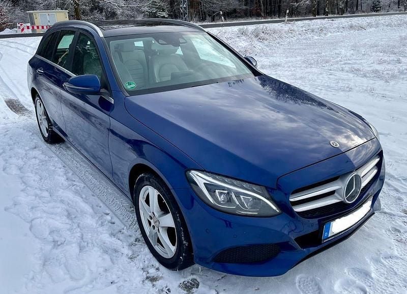 Second-hand Mercedes 220 170 CP (125 kW) 2017 Albastru Break