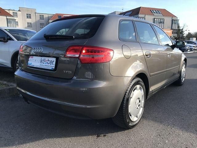Gebraucht Audi A3 Comfort 125 PS (91 kW) 2011 Grau Kleinwagen