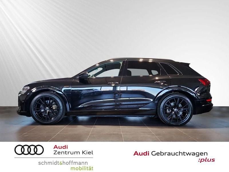 Gebraucht Audi e-tron S-Line 300 kW (408 PS) 2023 Mythosschwarz metallic SUV