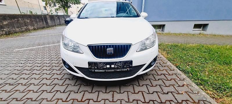 Weiß Gebraucht 2011 Seat Ibiza Coupé | 4.790 € (Fairer Preis) - Bild 1/4