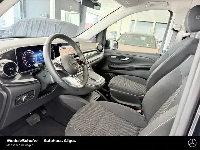 Gebraucht Mercedes V250 190 PS (139 kW) 2025 Obsidianschwarz Van / Kleinbus