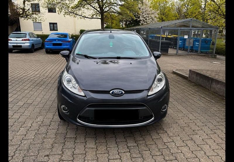 Gebraucht Ford Fiesta Trend 97 PS (71 kW) 2010 Grau Kleinwagen