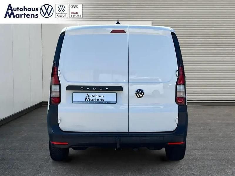 Käytetty VW Caddy 102 HP (75 kW) 2022 Valkoinen Tila-auto