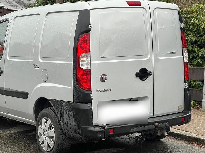 Gebraucht Fiat Doblò 2010 Silber Van / Kleinbus