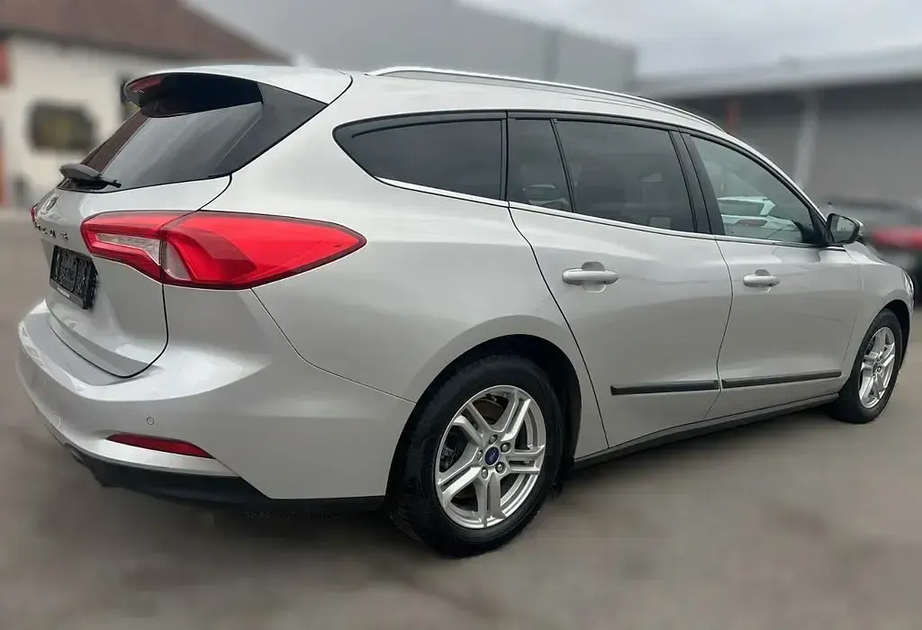 Second-hand Ford Focus Cool & Connect 120 CP (88 kW) 2020 Argintiu Berlinǎ