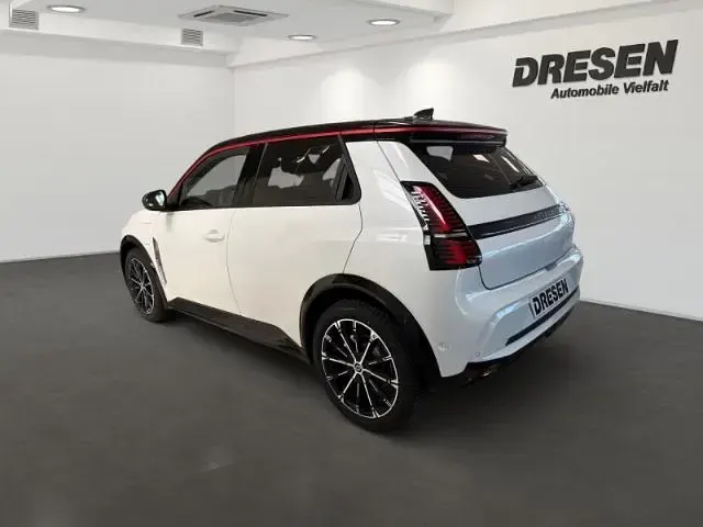 Nowe Renault 5 E-Tech Iconic 89 kW (122 KM) 2026 Biały Sedan/Limuzyna