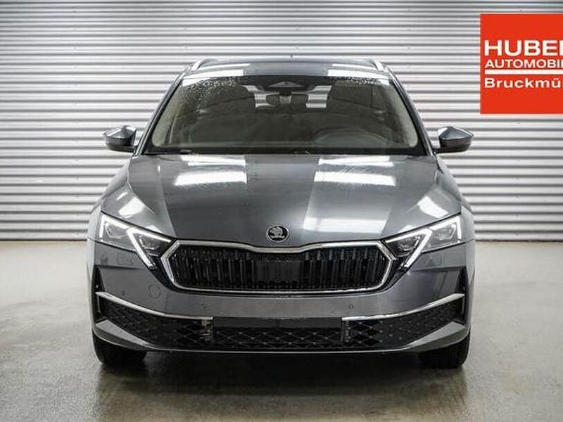Neu Skoda Octavia 2026 Grau Kombi