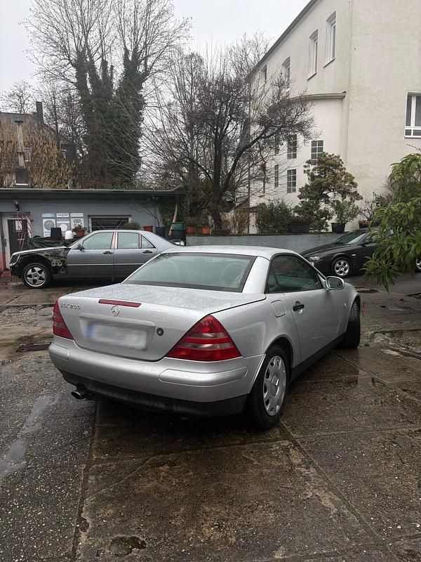 Gebraucht Mercedes 170 136 PS (100 kW) 1998 Silber Cabrio