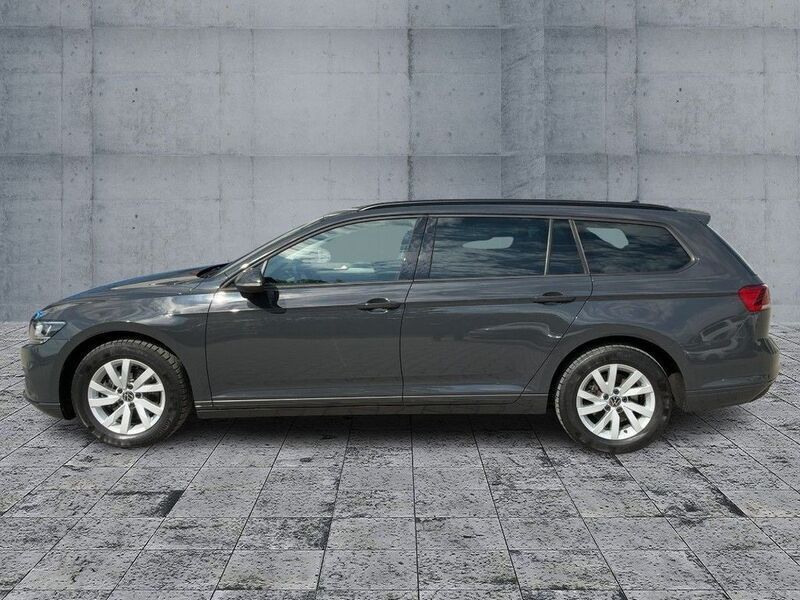 Gebraucht VW Passat Basis 150 PS (110 kW) 2021 Grau Kombi