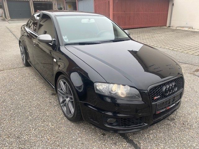 Grau Gebraucht 2007 Audi RS4 Sport Limousine | 33.690 € (Fairer Preis) - Bild 1/4
