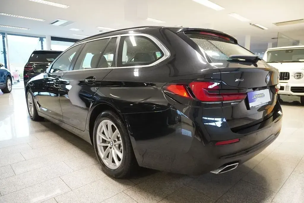Gebraucht BMW 520 190 PS (139 kW) 2022 Schwarz Limousine